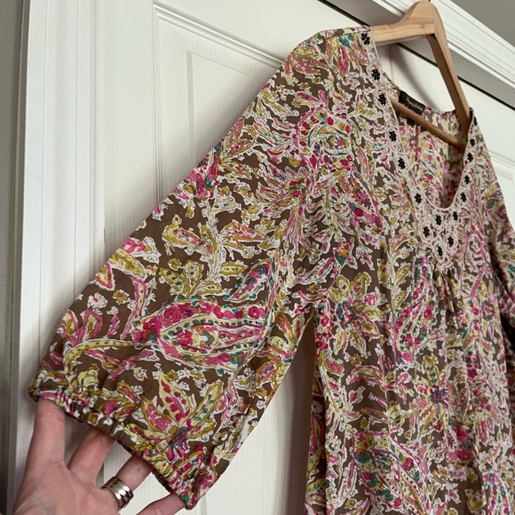 {Tommy Bahama} Paisley Print Blouse with Embellished Neckline - Women's Medium - Picture 4 of 10